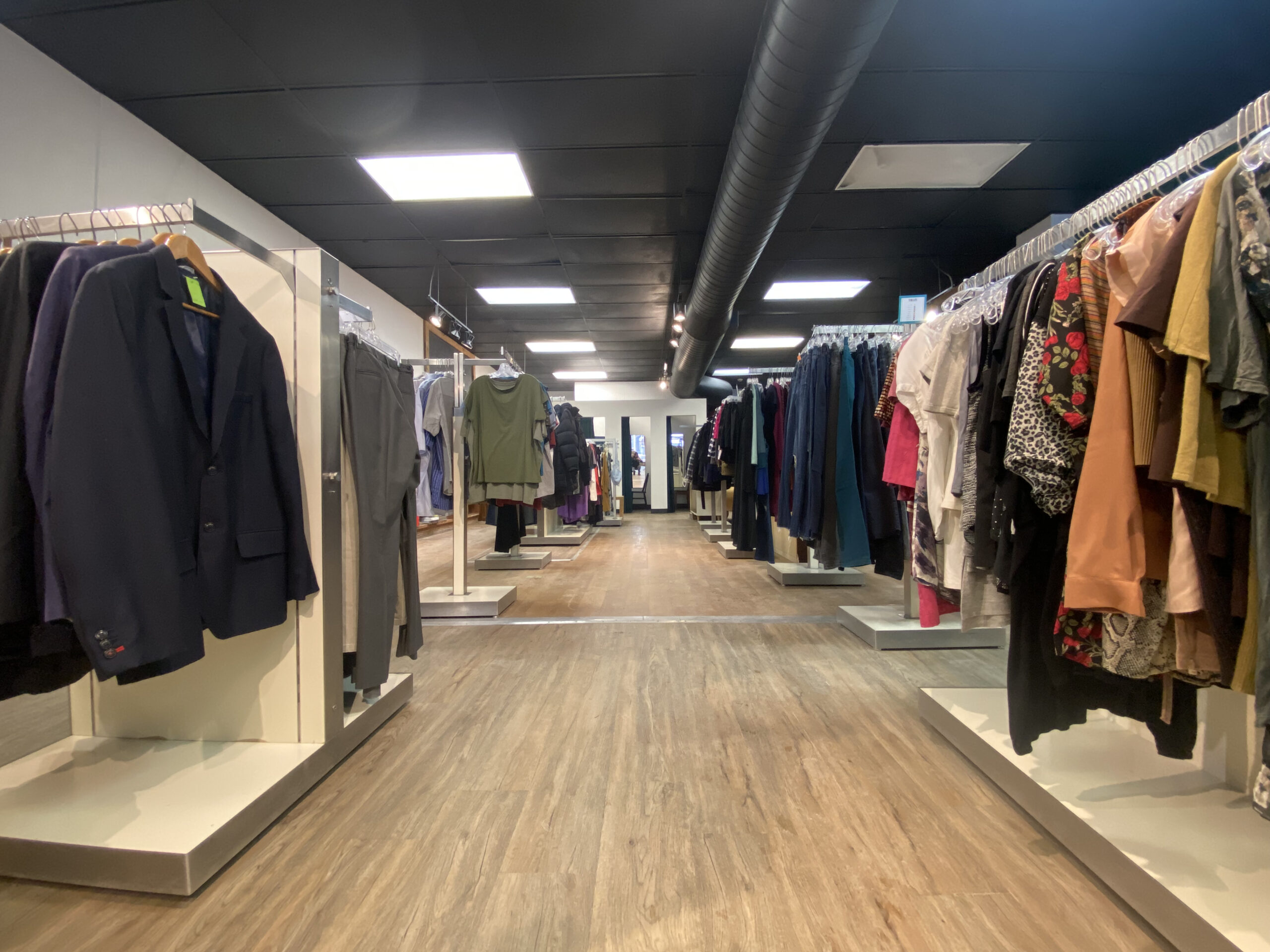 Espace de la friperie solidaire L’Annexe à Compagnons de Montréal
